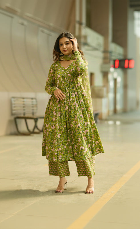 Alvami Women Green Floral Print Viscose Alia Cut Kurta Pant With Dupatta Set
