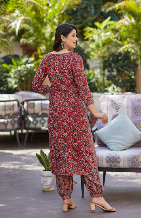 Maroon And White Printed Viscose Rayon Kurta, Pant And Dupatta