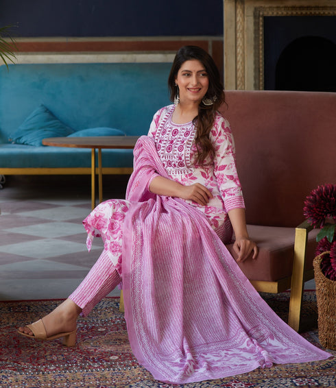 Pink, White Floral Print Viscose Rayon Kurta, Pant And Dupatta Set