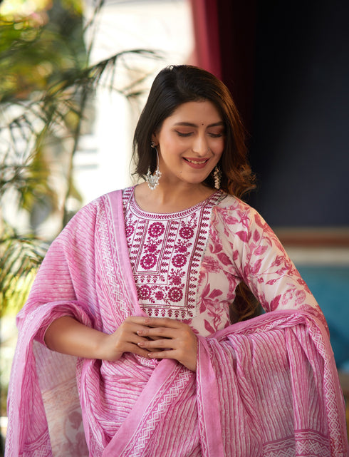 Pink, White Floral Print Viscose Rayon Kurta, Pant And Dupatta Set