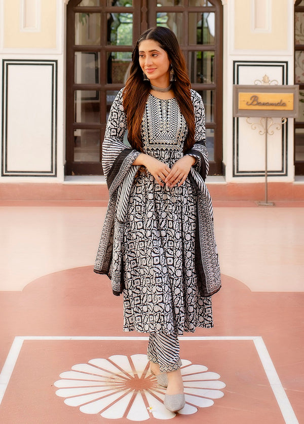 Black And White Printed Viscose Rayon Kurta, Pant And Dupatta Set