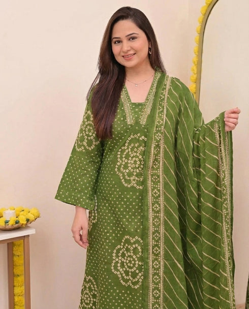 Alvami Women’s Green Bandhani Print A-Line Kurta Pant With Dupatta Set