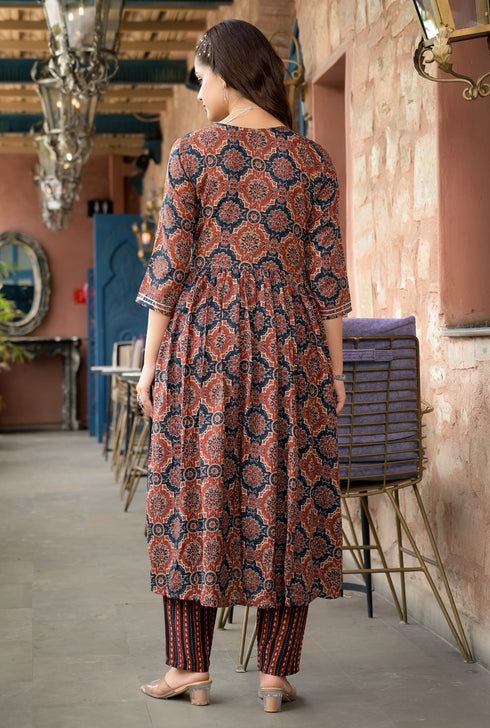 Green Embroidery Viscose Rayon Kurta, Pant And Dupatta Set