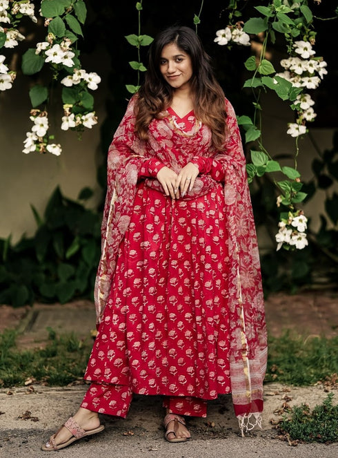 Alvami Women’s Red Floral Printed Alia Cut Kurta Pant With Dupatta Set