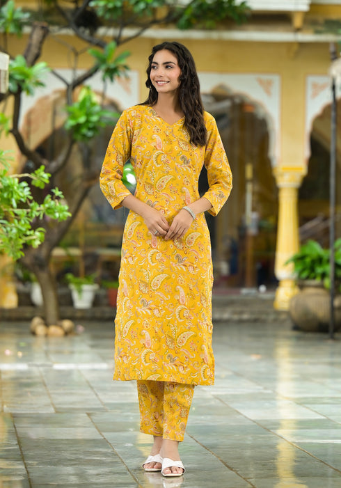 Women Ethnic Printed Yellow Kurta And Pant set