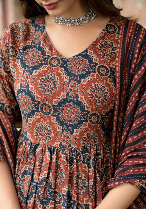 Green Embroidery Viscose Rayon Kurta, Pant And Dupatta Set