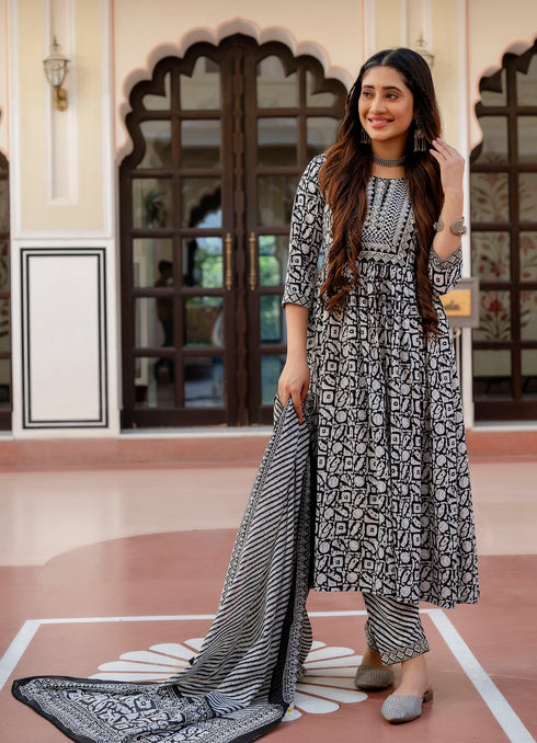 Black And White Printed Viscose Rayon Kurta, Pant And Dupatta Set