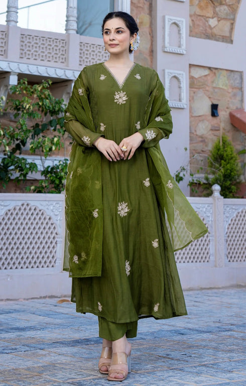 Women Green Silk Embroidered Anarkali Kurta Set with Dupatta