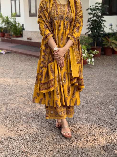 Alvami Women's Yellow Printed Viscose Anarkali Kurta Pant With Dupatta Set