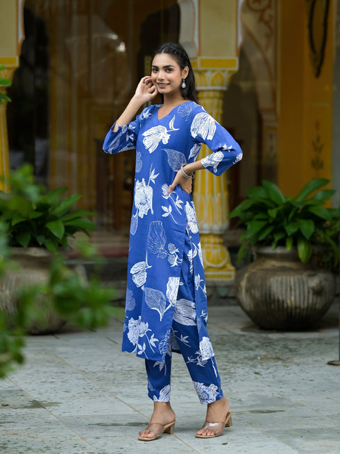 Women Floral Printed V-Neck Kurta And Pant Set
