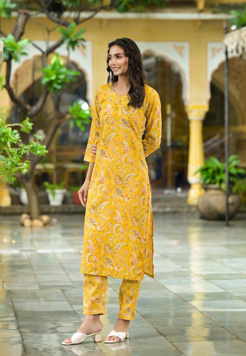 Women Ethnic Printed Yellow Kurta And Pant set