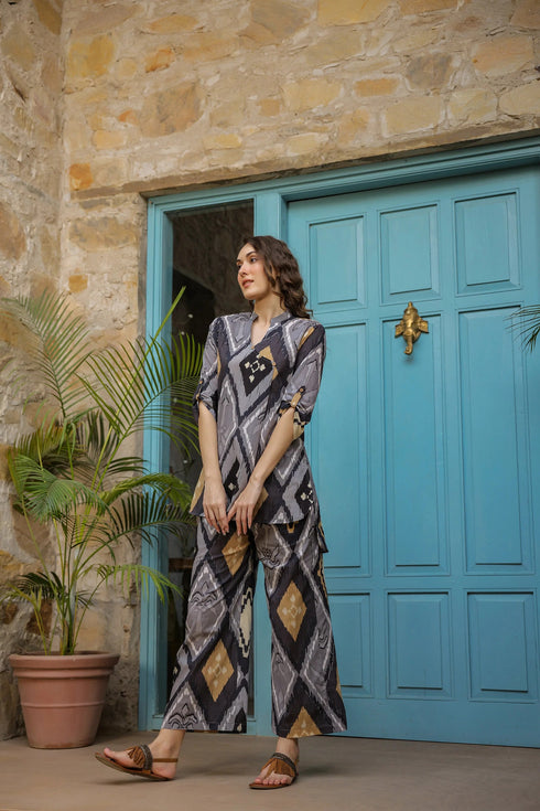Women Cotton Printed Kurta and Pant Set
