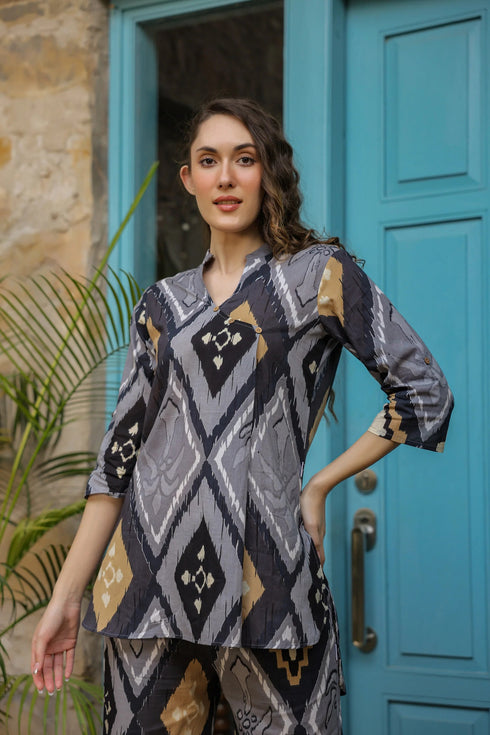 Women Cotton Printed Kurta and Pant Set