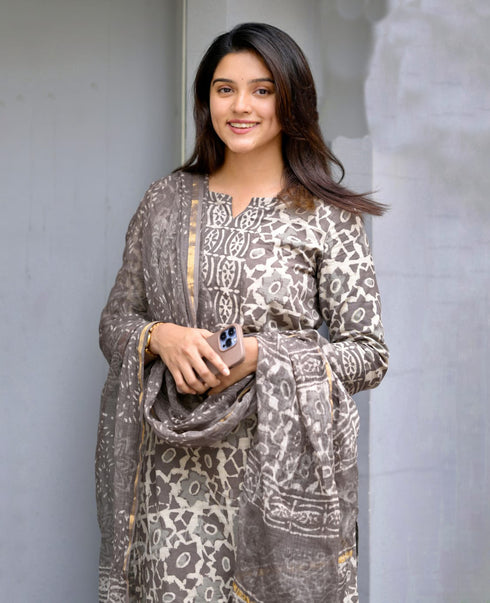 Alvami Women's Grey Printed Viscose Straight Kurta Pant With Dupatta Set