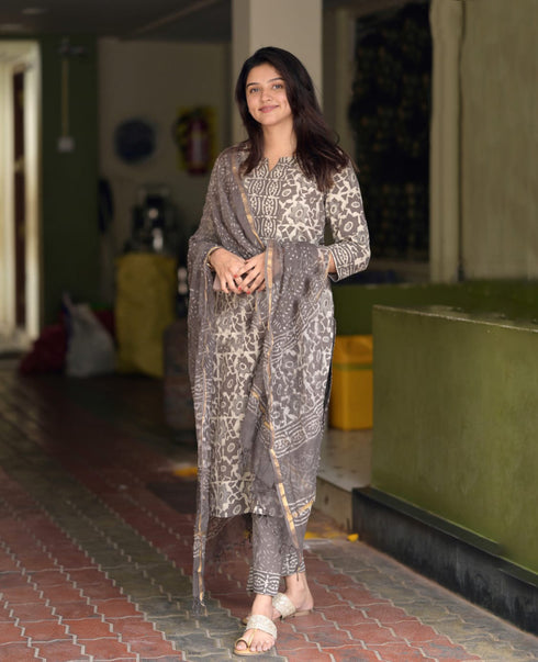 Alvami Women's Grey Printed Viscose Straight Kurta Pant With Dupatta Set