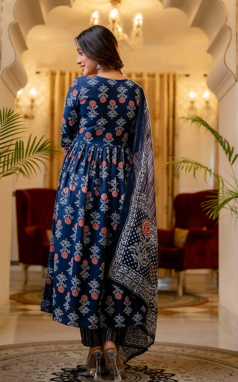 Women Blue Printed Viscose Rayon Kurta, Pant And Dupatta Set
