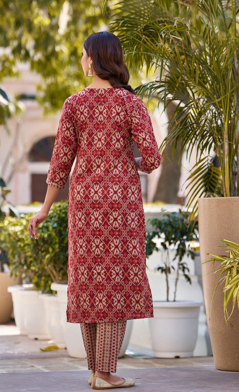 Maroon, Beige Checkered Viscose Rayon Kurta, Pant And Dupatta Set