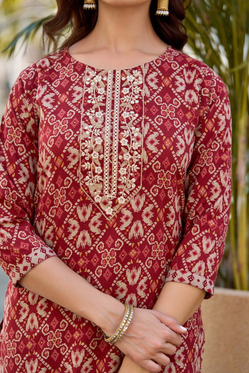 Maroon, Beige Checkered Viscose Rayon Kurta, Pant And Dupatta Set