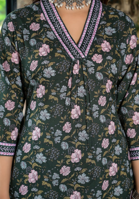 Green Embroidery Viscose Rayon Kurta, Pant And Dupatta Set