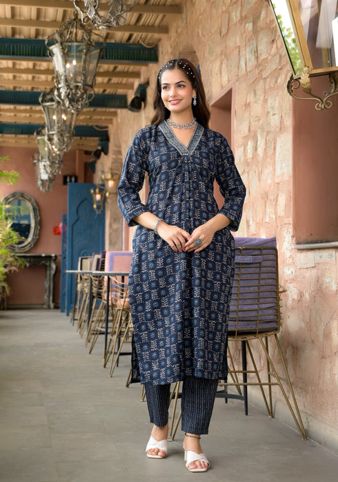 Navy Blue Embroidery Viscose Rayon Kurta, Pant And Dupatta Set