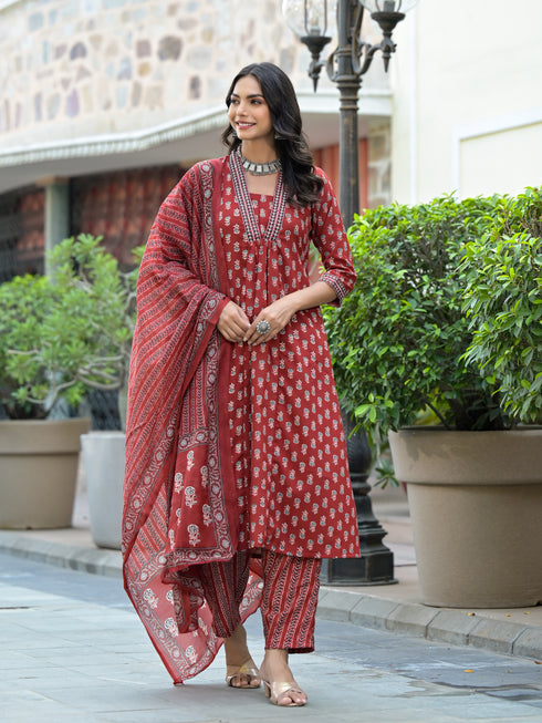 Red Embroidery Viscose Rayon Kurta, Pant And Dupatta Set