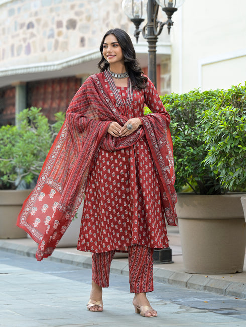 Red Embroidery Viscose Rayon Kurta, Pant And Dupatta Set