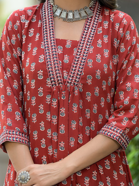 Red Embroidery Viscose Rayon Kurta, Pant And Dupatta Set