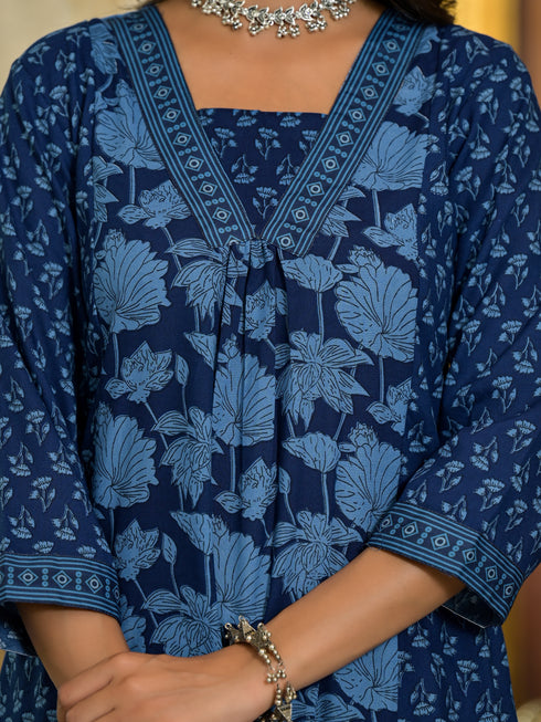 Red Embroidery Viscose Rayon Kurta, Pant And Dupatta Set