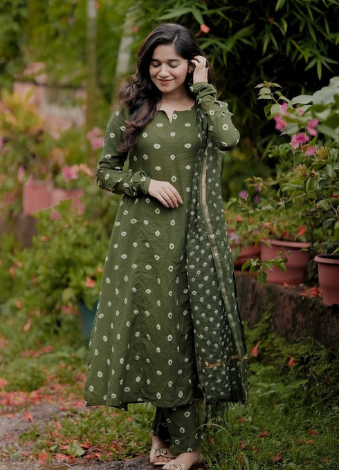 Alvami Women Green Printed Viscose A-Line Kurta Pant With Dupatta Set
